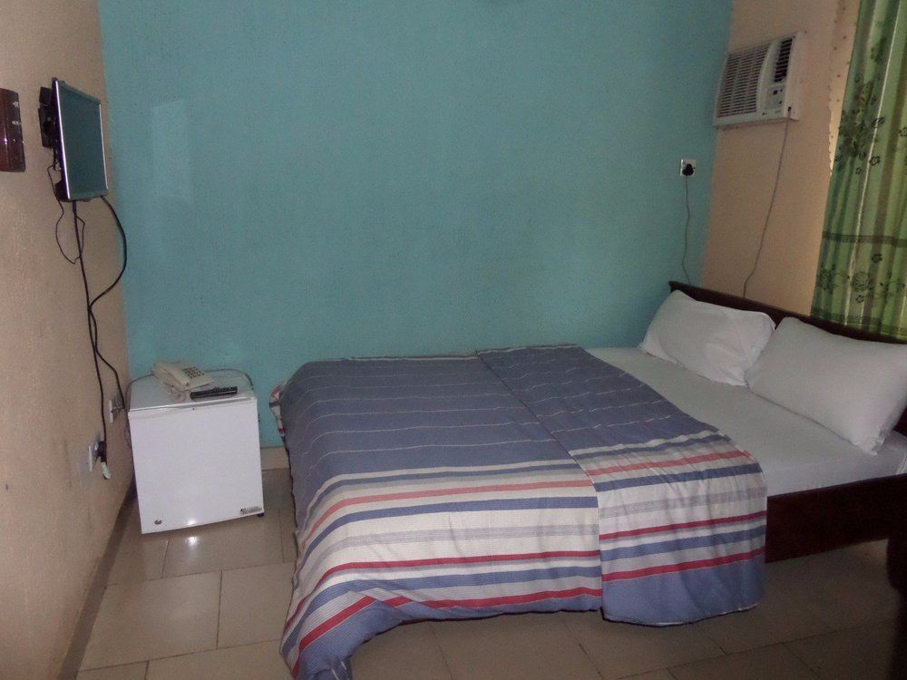 Jaftel Hotel & Suites Ikorodu Exterior photo